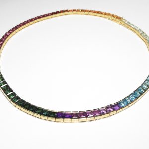 Colar Rainbow, modelo 2, em um arco íris de gemas brasileiras